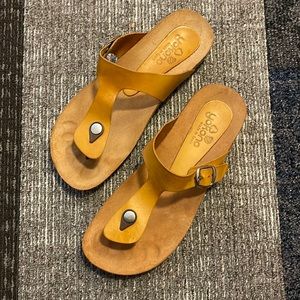 Yokono Leather Sandals Size 8 Yellow